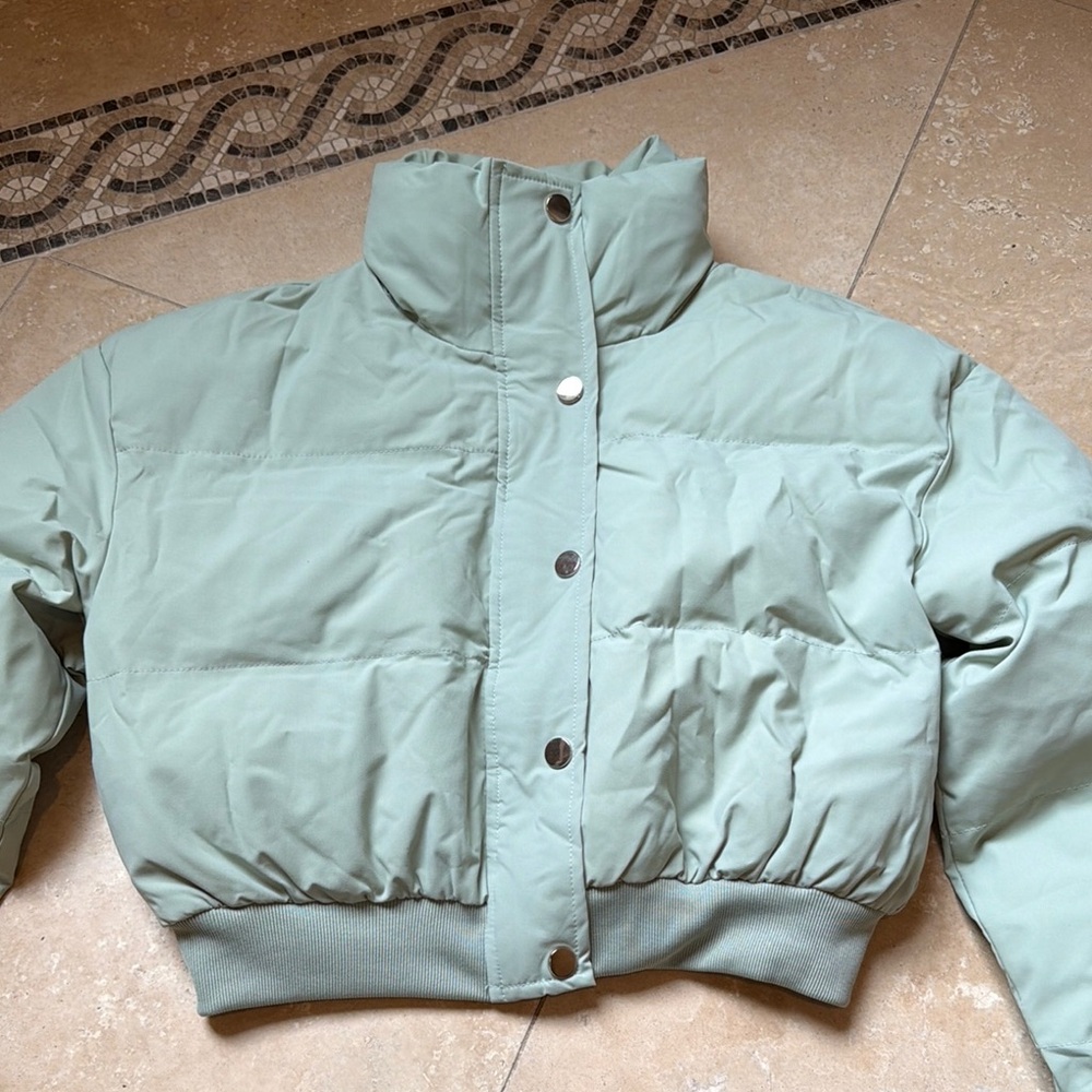 Cropped Puffer Jacket in Sage Green